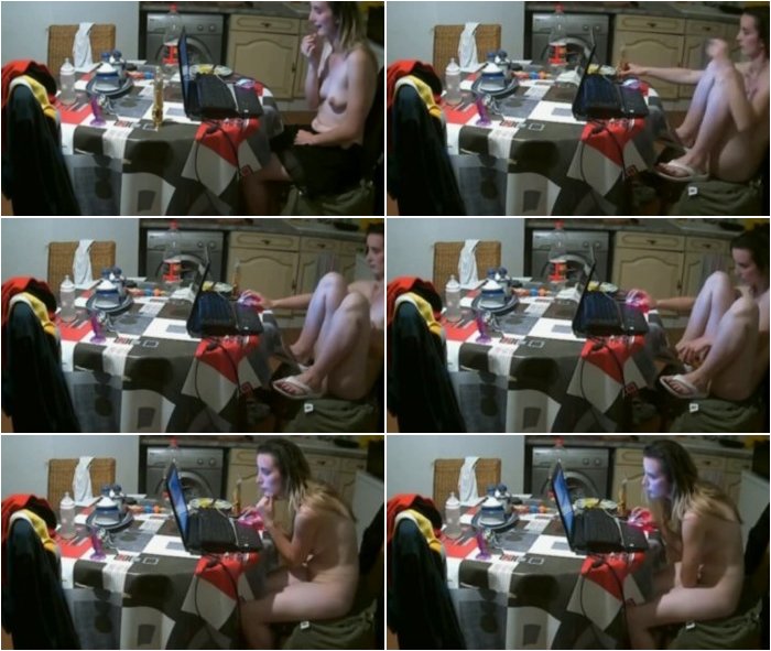 [Image: Hidden-cam-caught-girl-masturbating-in-h...chen-3.jpg]
