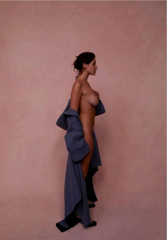 [Image: Tahnee-Atkinson-topless-side-3.jpg]