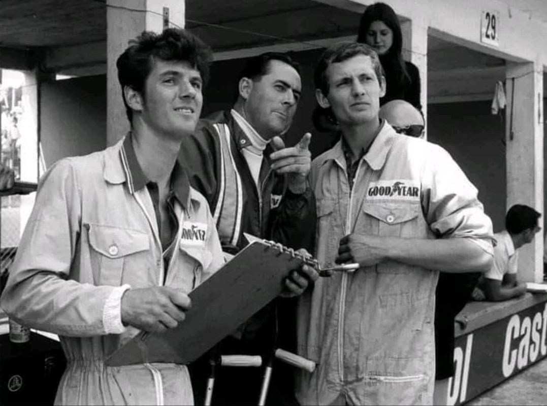 200158C6-F351-4028-B307-65F645D69D10