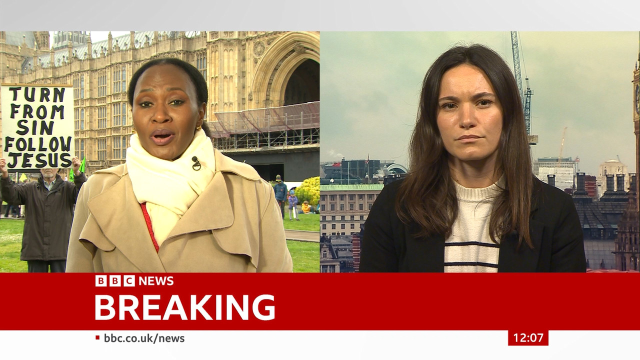 04.21 - 12.00.00 - BBC News. The latest news from the BBC. [S]..ts_snapshot_00.08.10.889