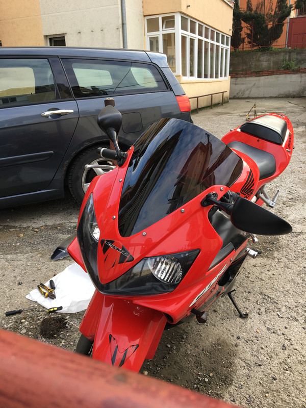 B3AE43E7-2711-4703-A538-CCB549C4F3A4