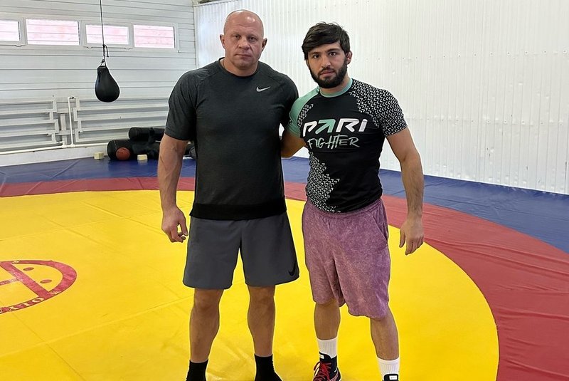 Арман Царукян тренира с Фьодор Емеляненко за UFC 300