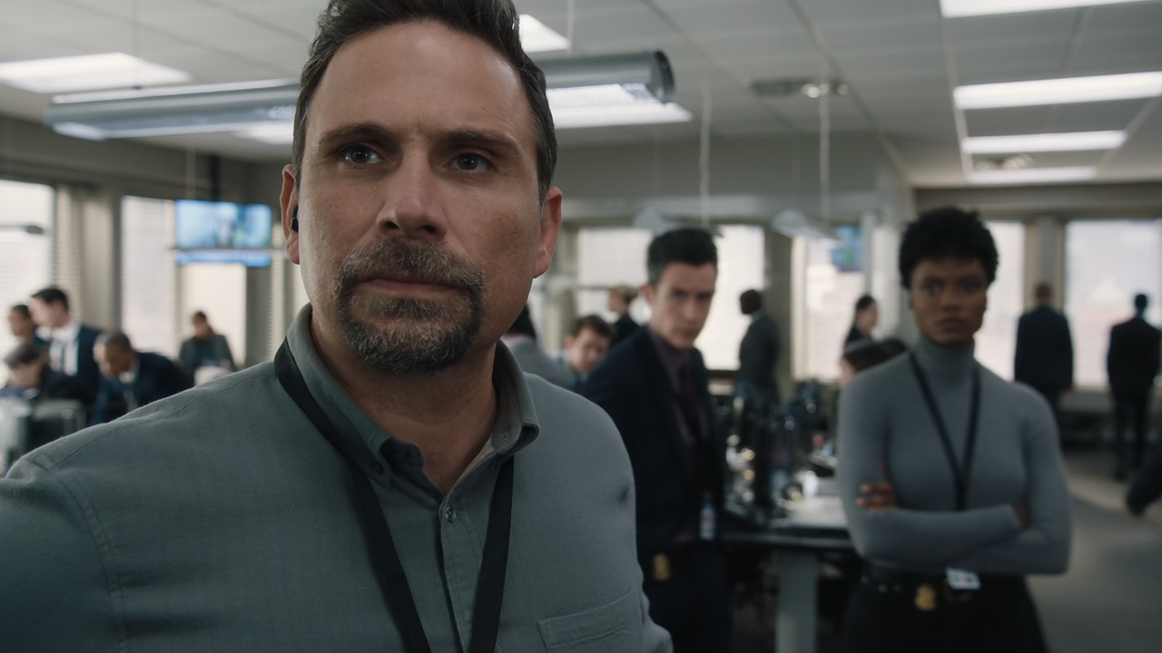 FBI.S04E09.Unfinished.Business.1080p.10bit.AMZN.WEB-DL.DDP2.0.HEVC-Vyndros.mkv_snapshot_03.39_[2022.