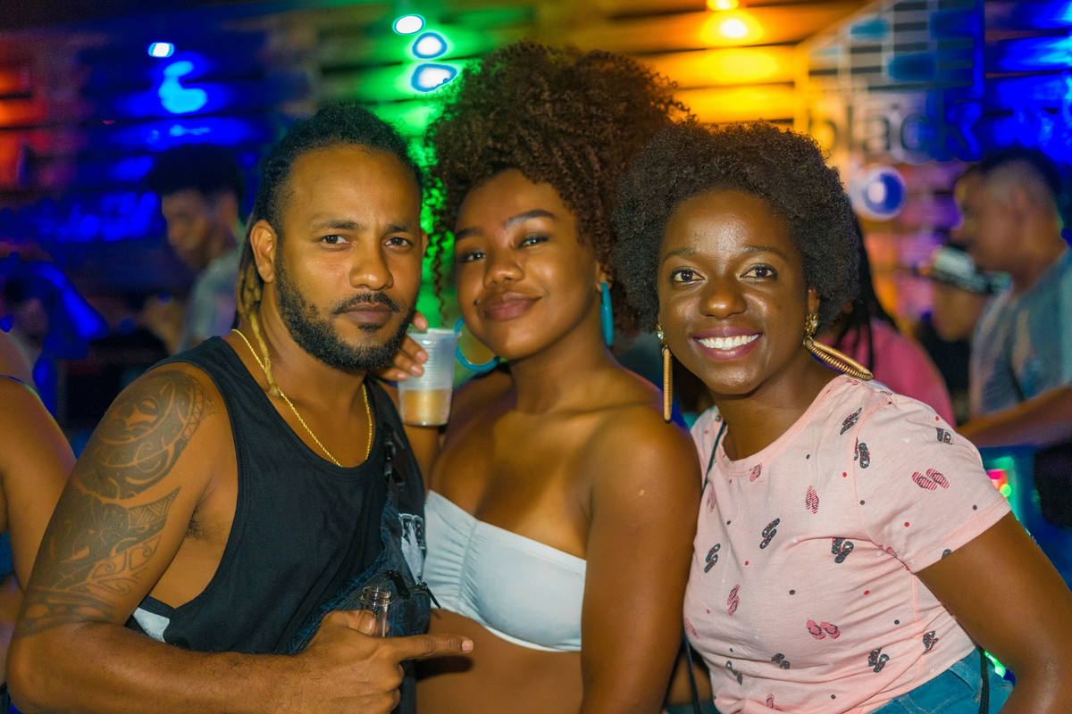 E0DEB700-DB04-4812-9863-EC7C75ECF43C