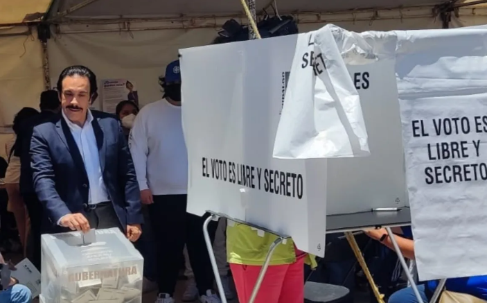 Omar Fayad, último gobernador priista de Hidalgo, reconoce triunfo de Morena