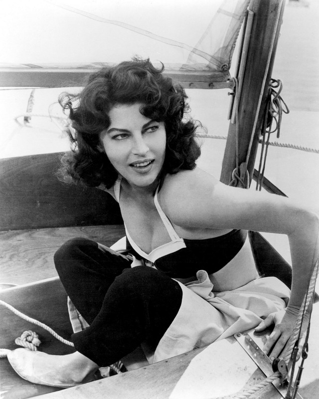 Ava_Gardner_b52