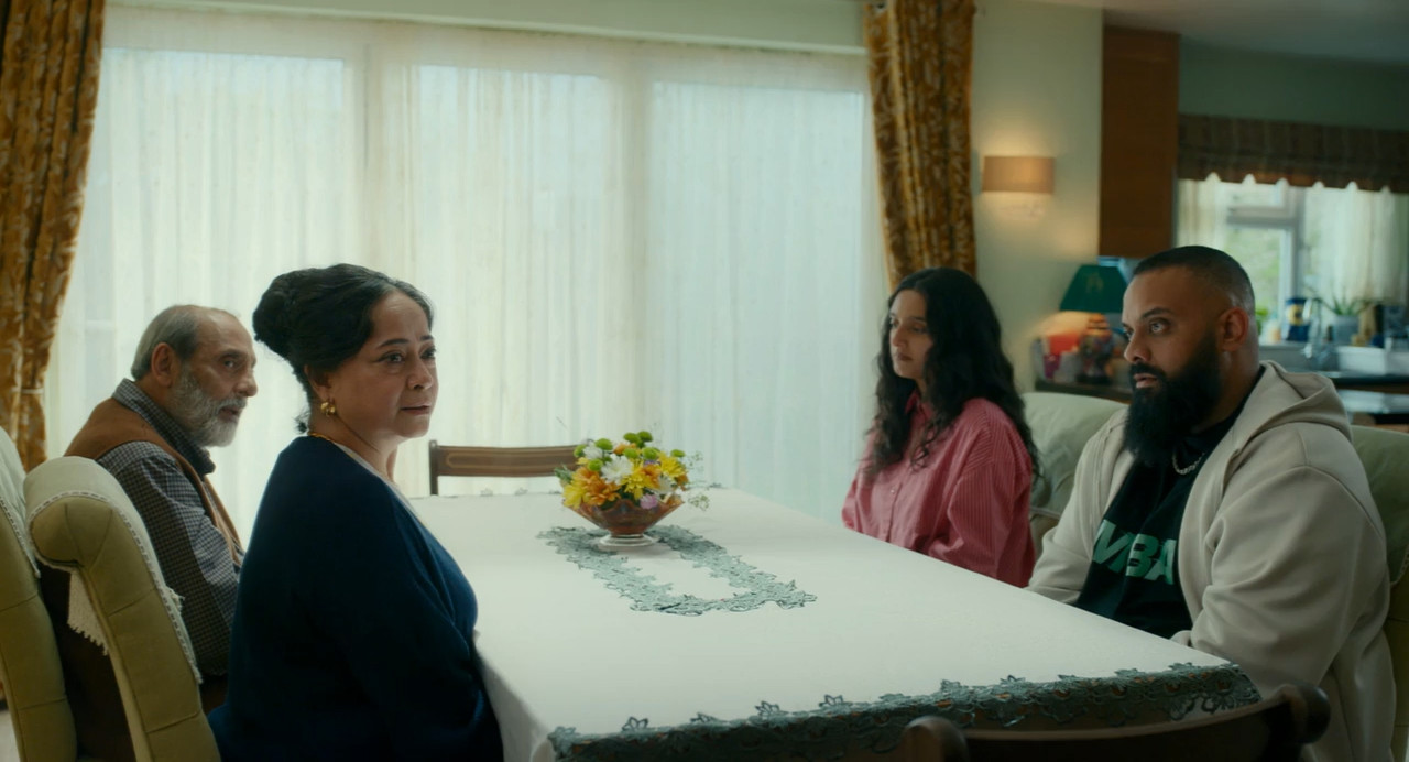 Bait 2026 WebRip Season 1 [Hindi + English] 480p 720p ESub Screenshot