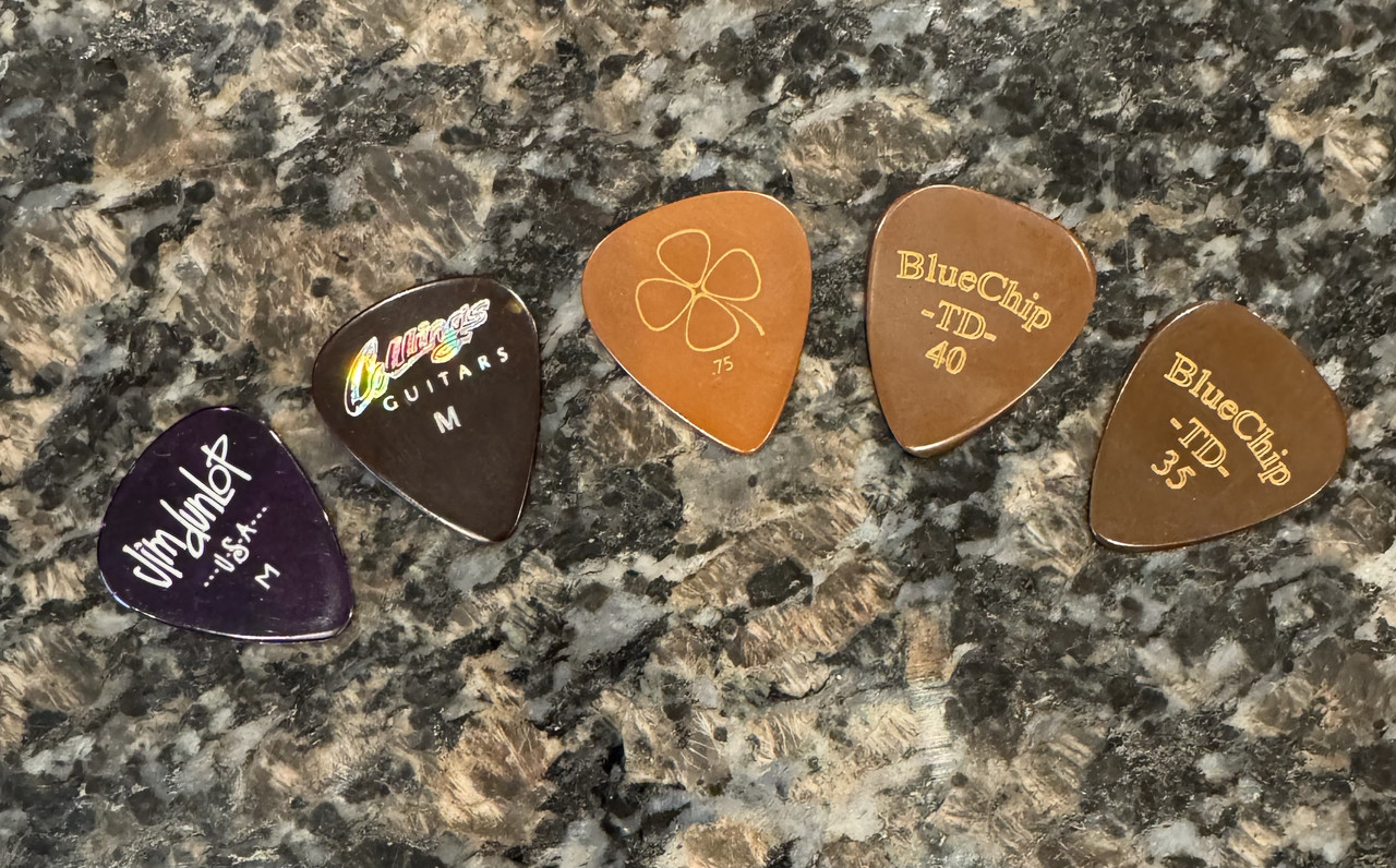 What a difference a pick makes - The Acoustic Guitar Forum