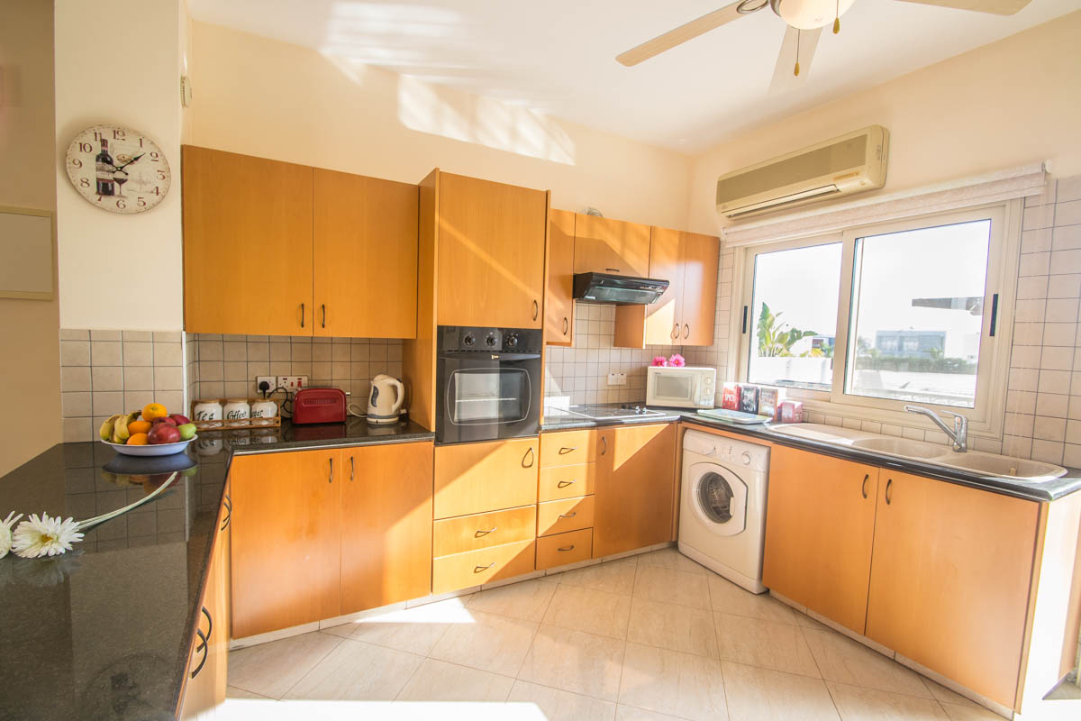 12-VILLA-IN-KAPPARIS-FOR-RENT