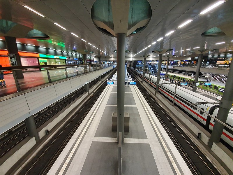 greyberlincentralstation.jpg
