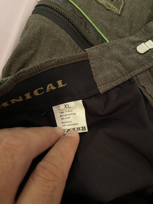 09B2E398-44F0-4597-8DF4-003D998E7BE7