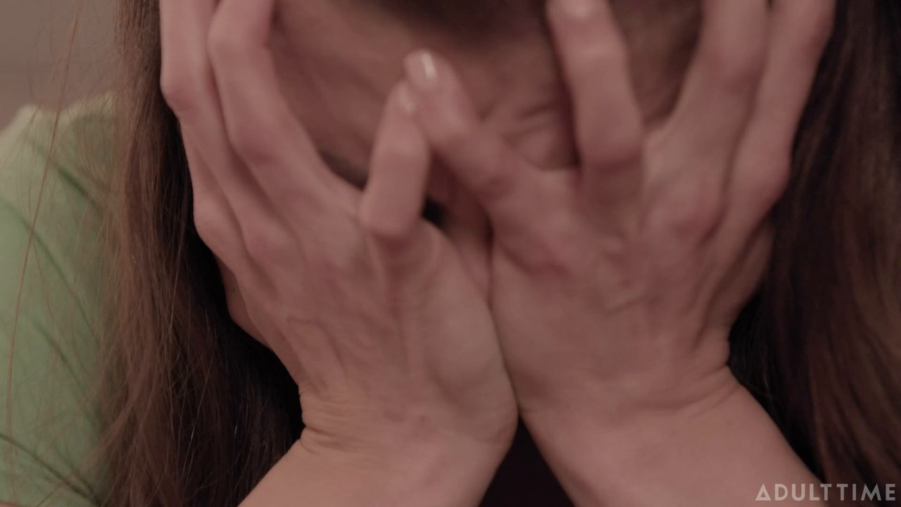 Dee Williams Spencer Bradley - The Spare Room - ADULTTIME.mkv.0002