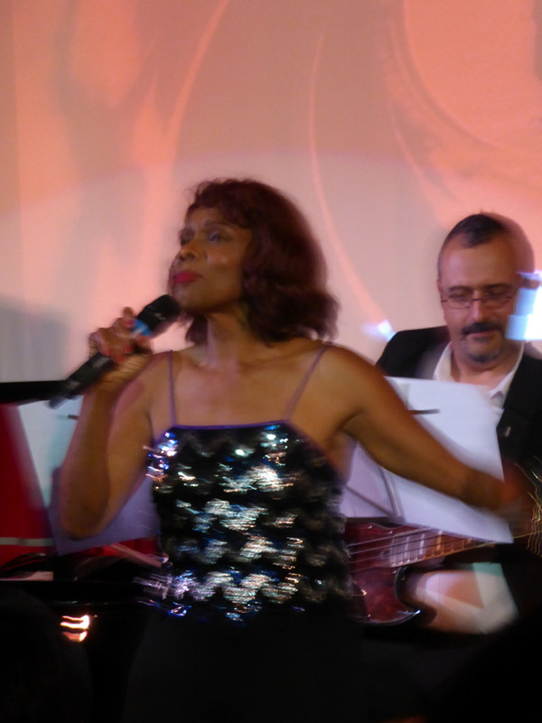 zedel-coqs-hendry-CU-A-LO_RES