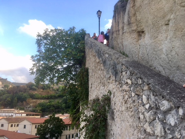 A51A8BCC-439F-4470-94E4-C727791C1129