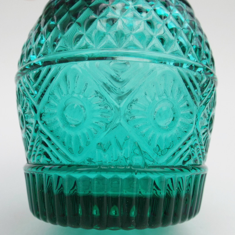 PITCHER & DECANTERS 07