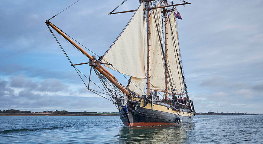HMS-Pickle-Trafalgar.jpg