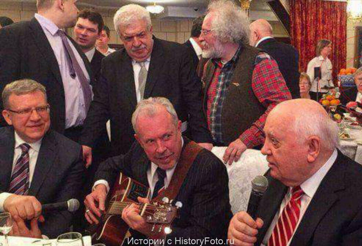 2-марта-2016-года-в-Москве-в-гостинице-Radisson-Михаил-Горбачев-отметил-свой-юбилей-ему (1)