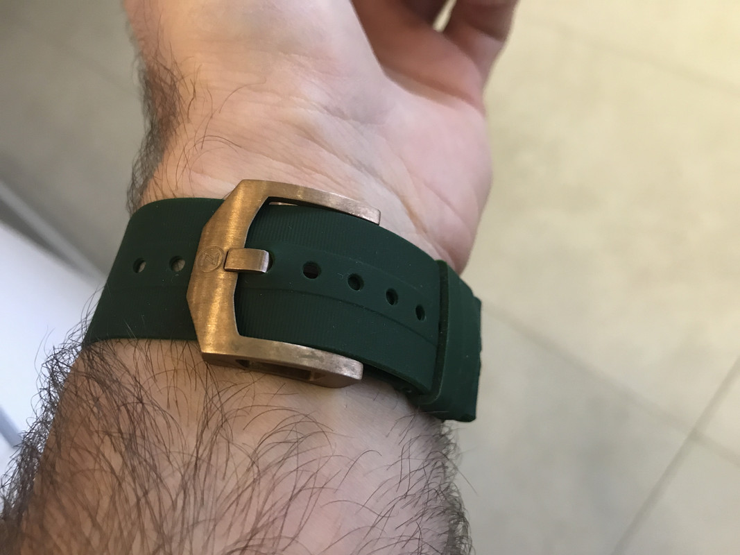 332756E7-F5A6-45EE-86F6-4961545DD225