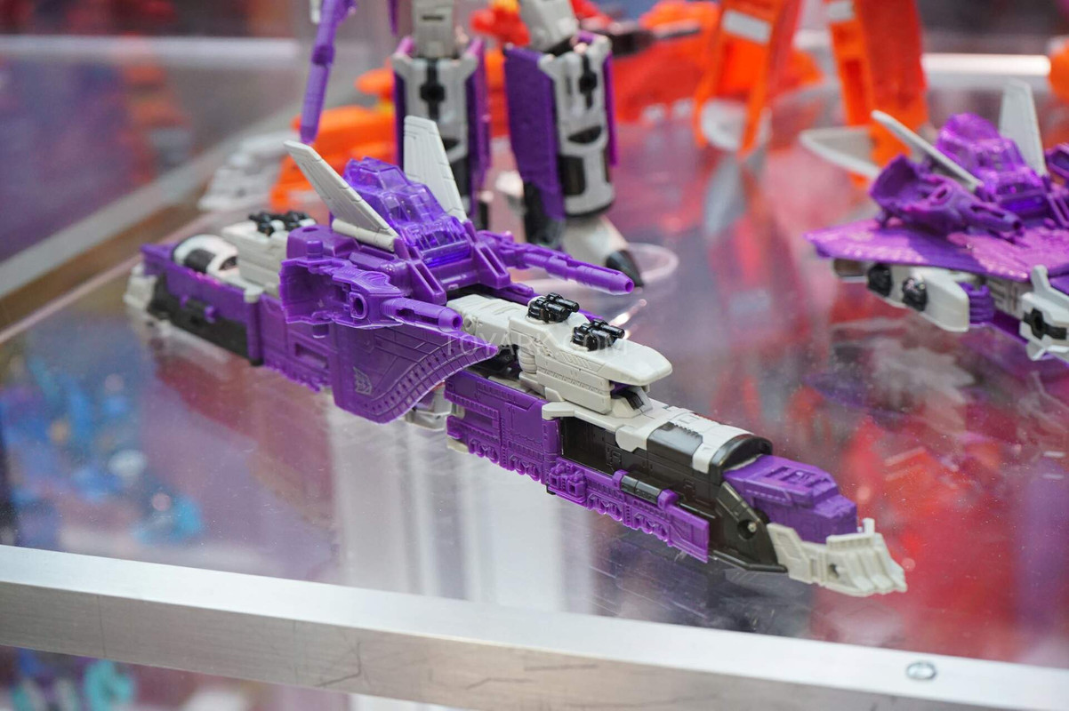 SDCC2016-Transformers-Titans-Return-019
