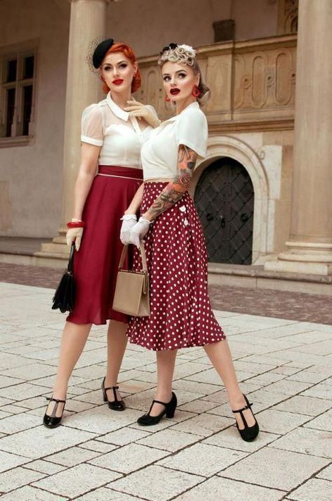 Retro Glamour Dress: Dressing to Impress with Retro Glamour