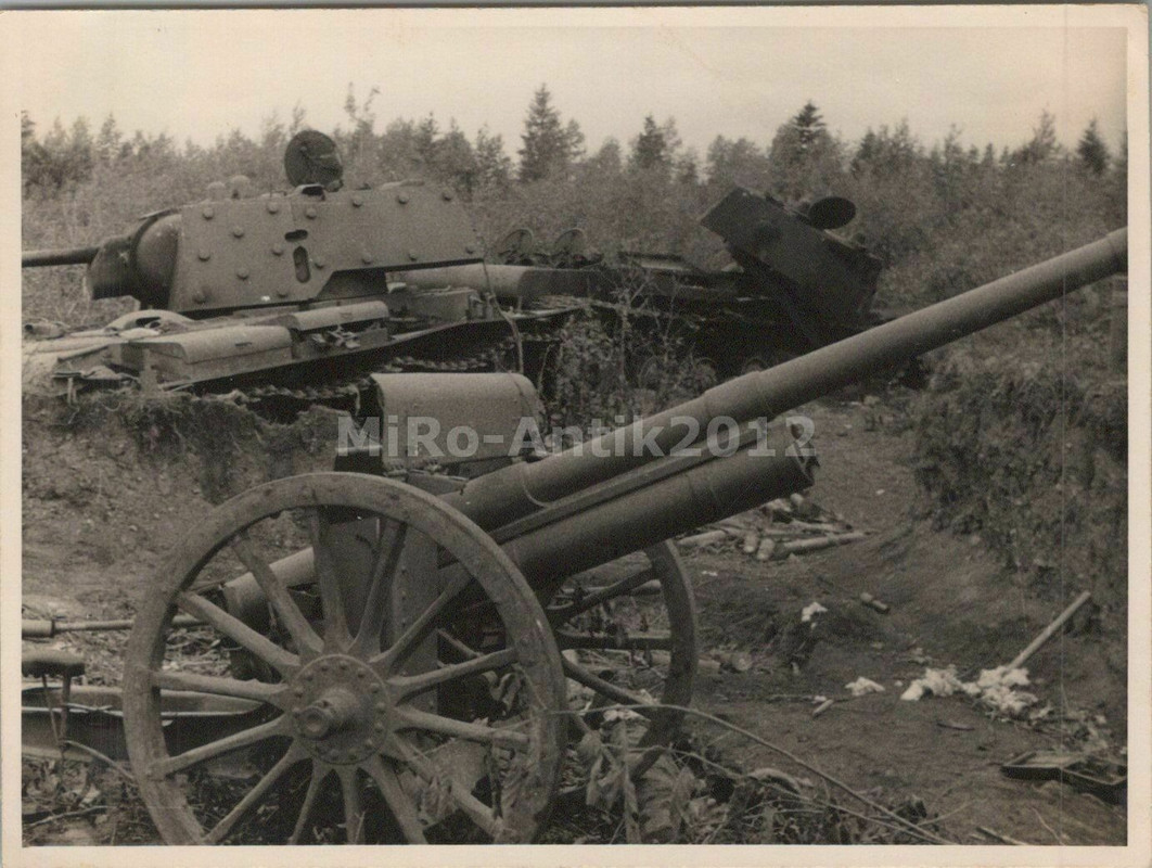 44 Tonner KW I Panzer verstärkt bei Krasnogwardeisk