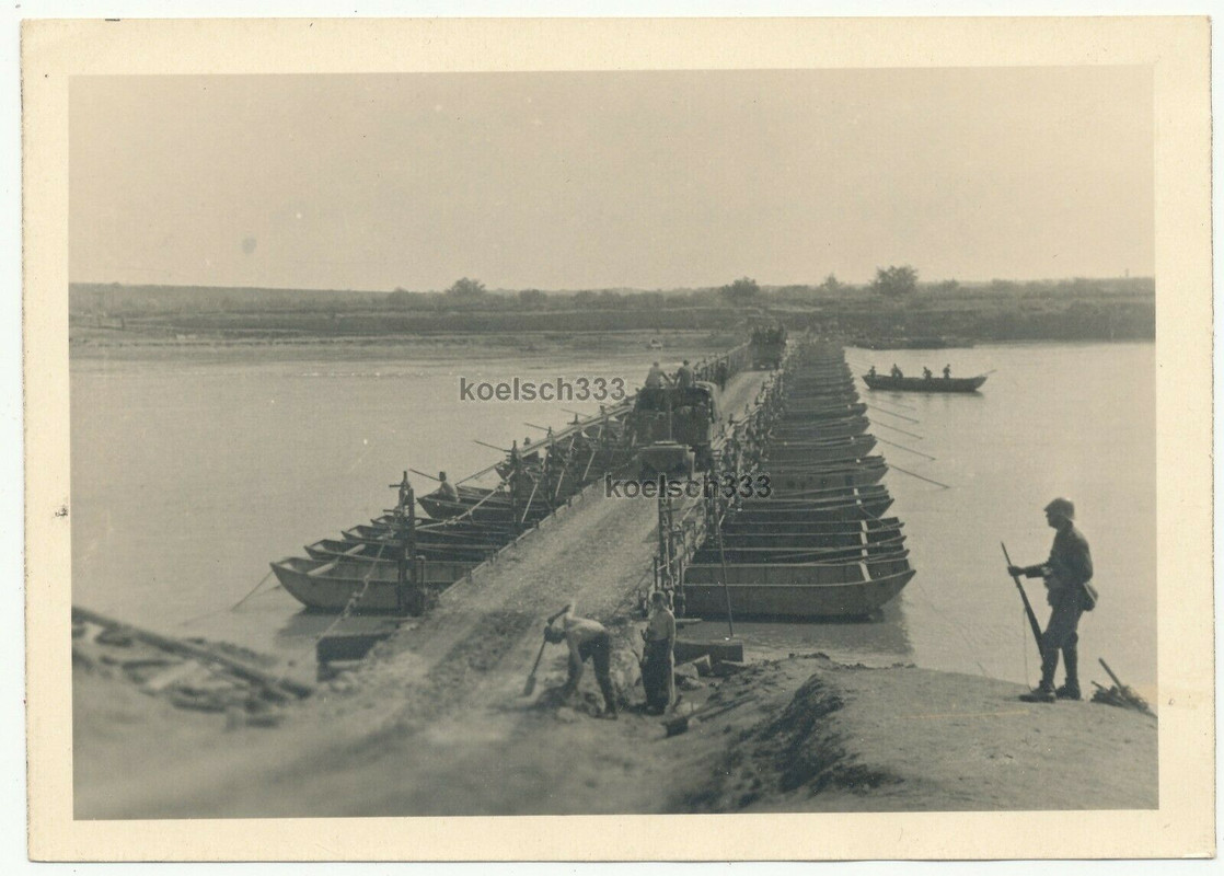 ! Foto LKW mit TKZ Kennung Sonderverband BRANDENBURG auf Kriegsbrücke im Osten