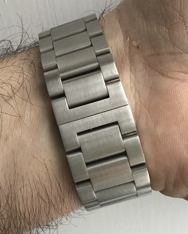 DFB7AAFB-D9DF-4711-ADCC-73E852E0B6F7