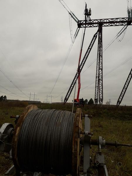 Процесс замены грозотроса на ЛЭП