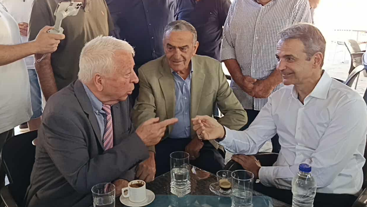 Ο ΜΟΥΤΖΟΥΡΗΣ ΕΘΕΣΕ ΤΑ ΠΡΟΒΛΗΜΑΤΑ ΤΗΣ ΠΥΡΟΠΛΗΚΤΗΣ ΧΙΟΥ ΣΤΟΝ ΜΗΤΣΟΤΑΚΗ