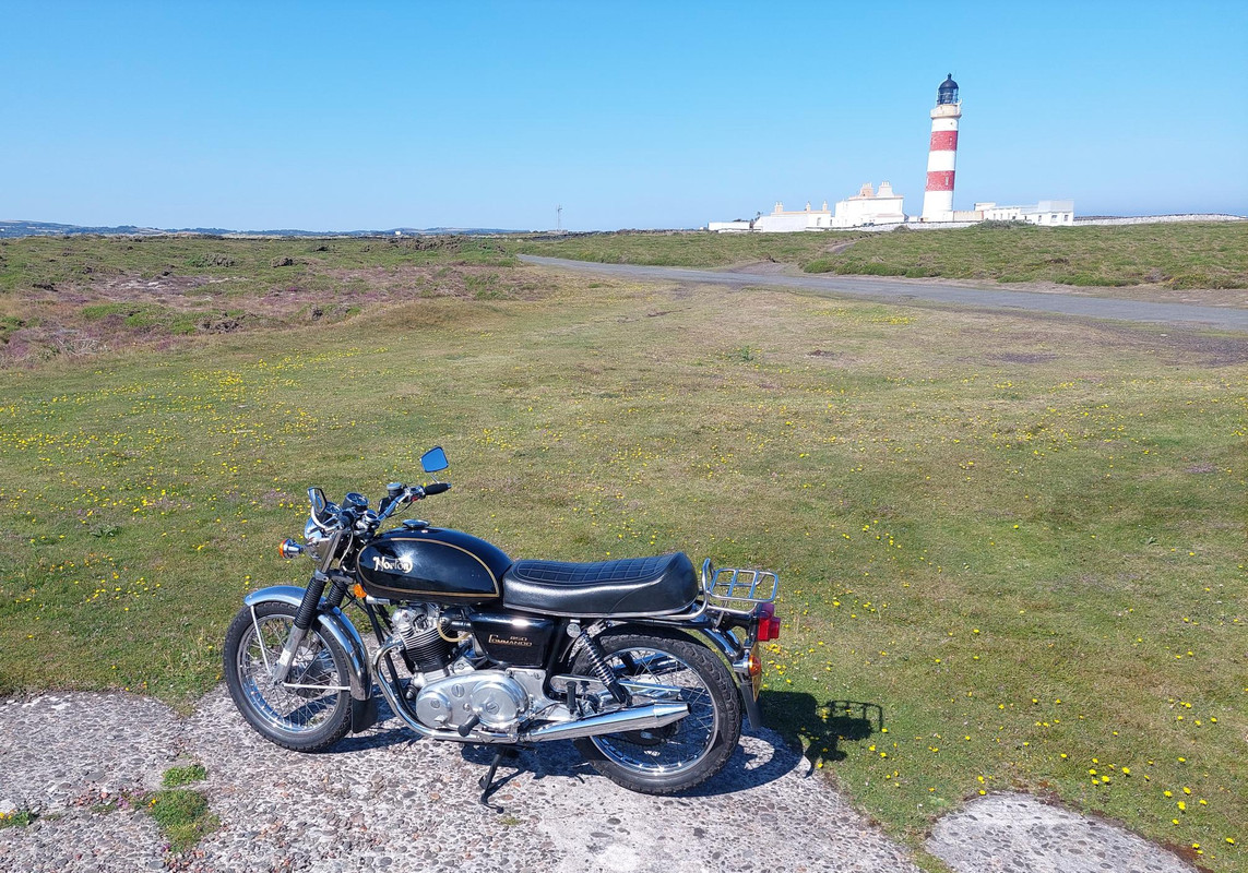 Pictures of your Norton Commandos