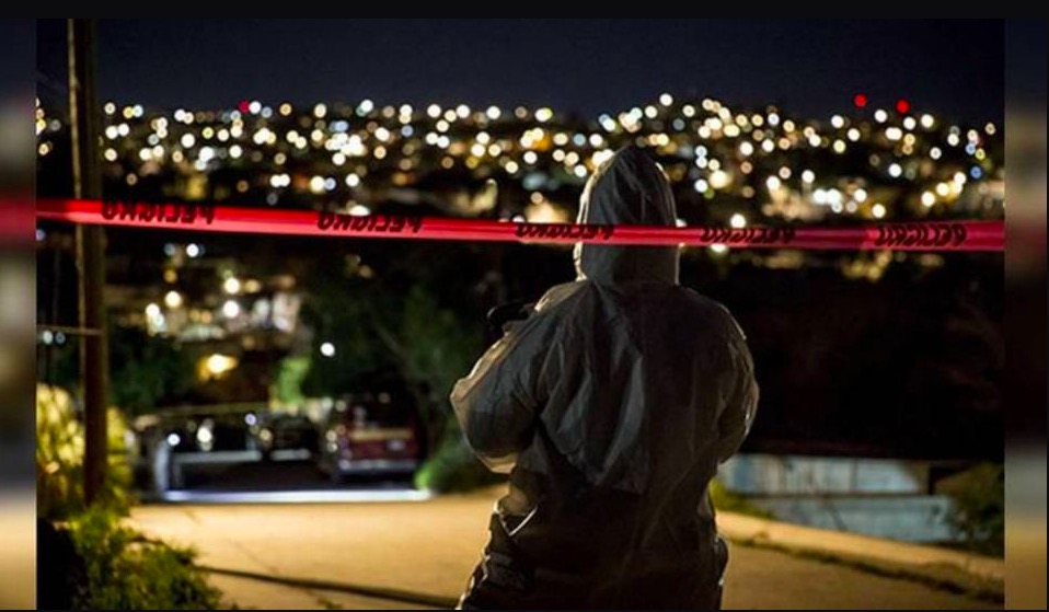Hombre balea a dos niños mientras dormían dentro de su casa en Tijuana