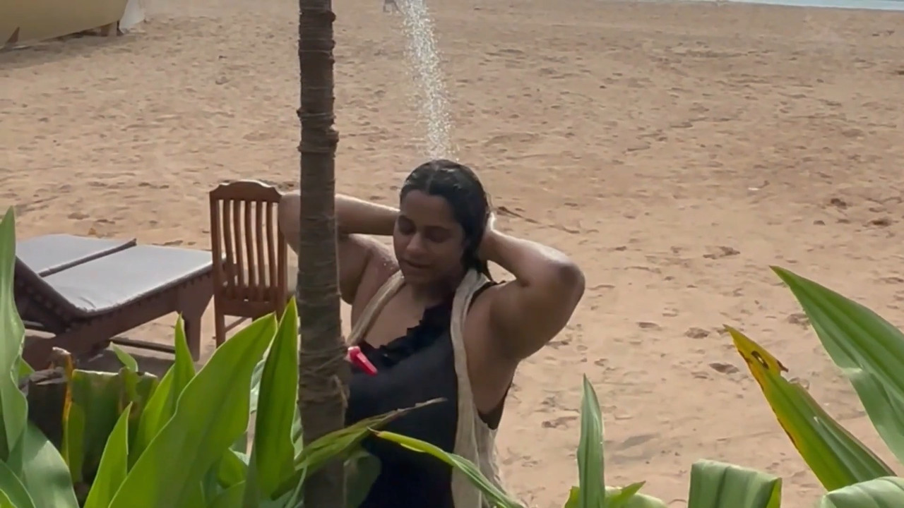 Desi girl Huge breast in yellow wet costume mp4 snapshot 00 00 297