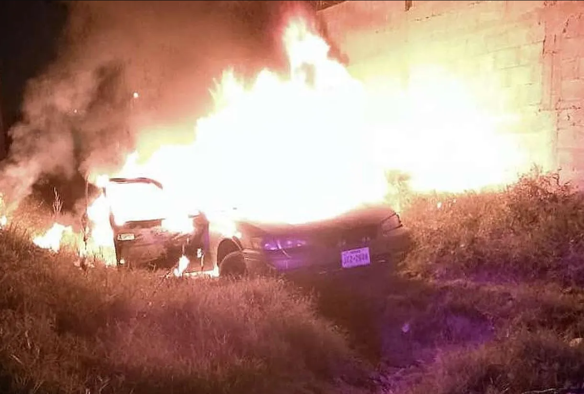 Asesinan y calcinan a madre e hija dentro de un vehículo