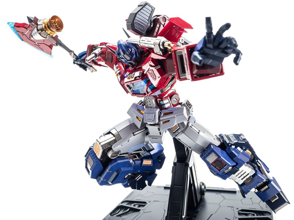 Flame-Toys-Kuro-Kara-Kuri-Optimus-Prime-08
