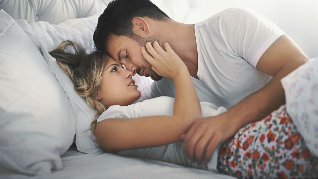 ¿Con qué frecuencia tienen relaciones sexuales las parejas estables?