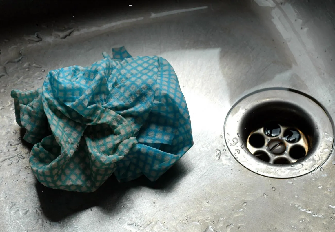¿Cómo quitar manchas del trapo de cocina? Usa este ingrediente para limpiarlo