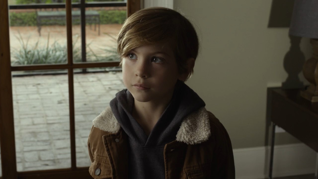 Before I Wake 2016 WebRip [Hindi + Tamil + Telugu + English] 480p, 720p ESub Screenshot