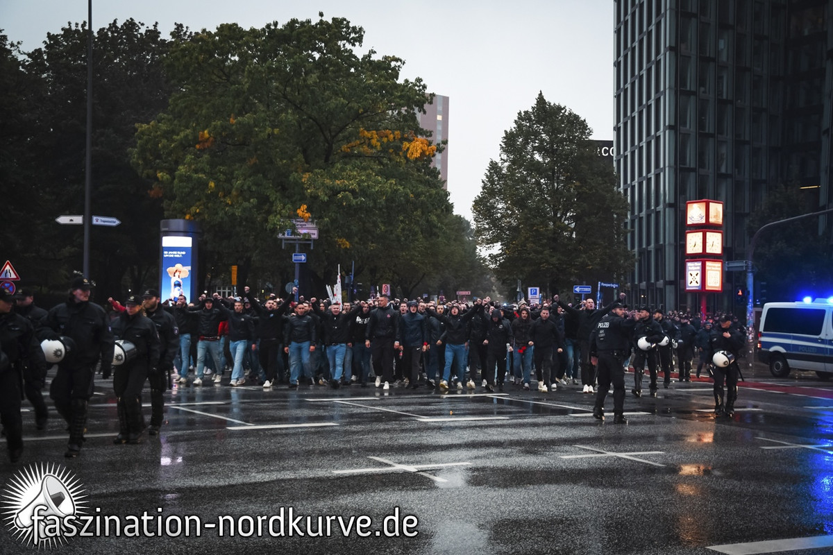 23_24_st_pauli-glubb_fano_11_20231008_1214575862 (1)