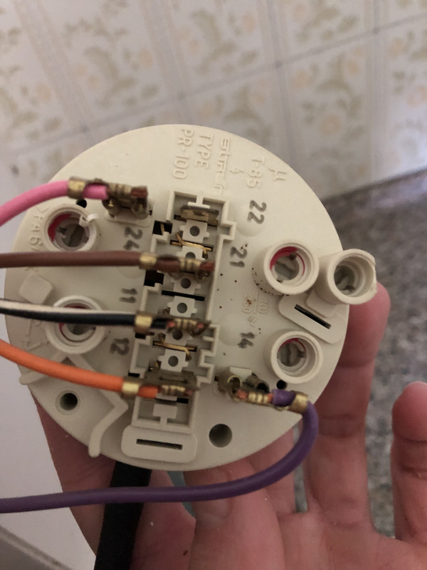 D65E6053-DB44-40E9-8071-115E1AE0DD2C