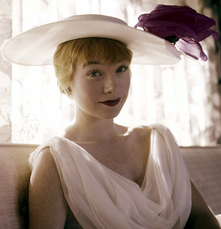Shirley_MacLaine_c60