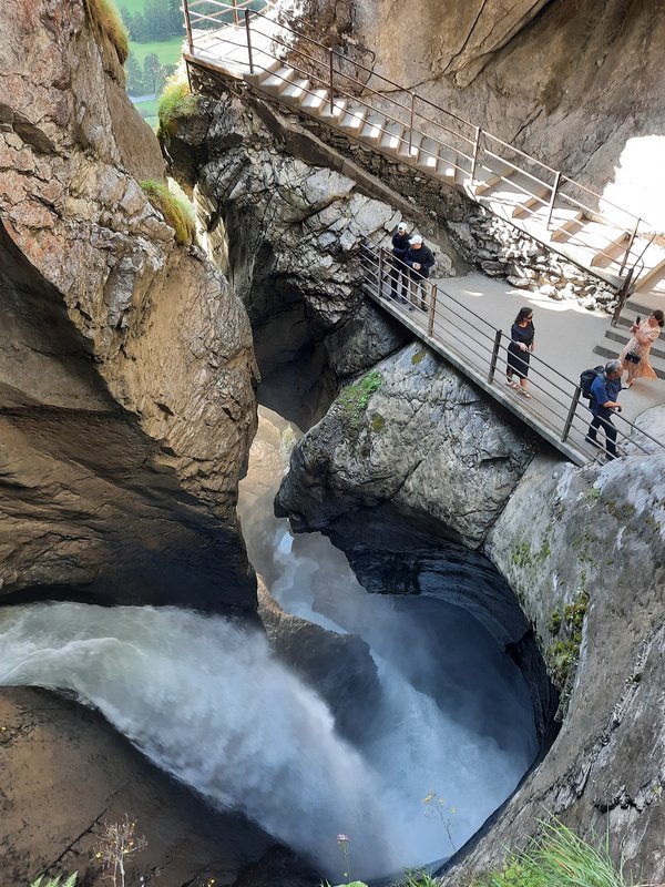Dia 18: Valle de Lauterbrunnen: Mürren, Schilthorn, Gimmelwald, Trummelbach - Suiza: nueve días en transporte público. (11)