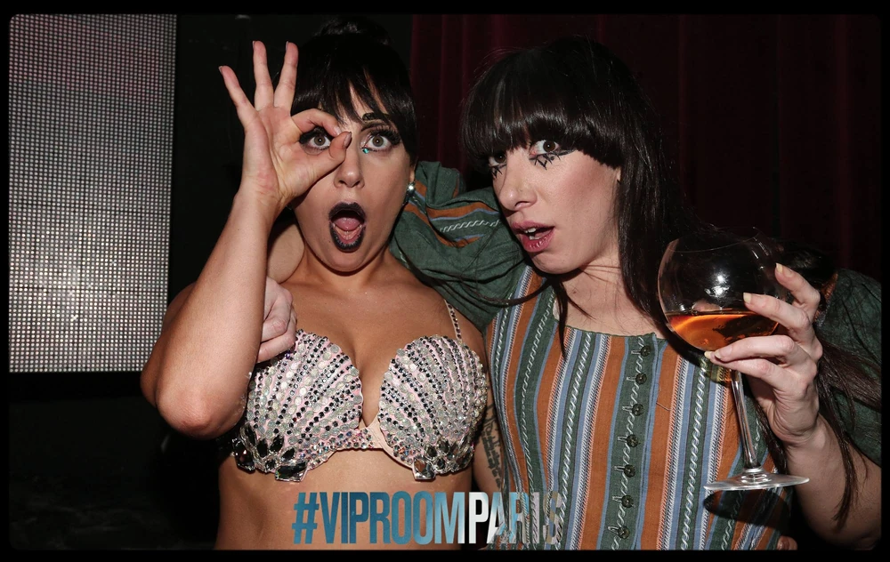 11-25-14-At-Vip-Room-Club-in-Paris-002.w