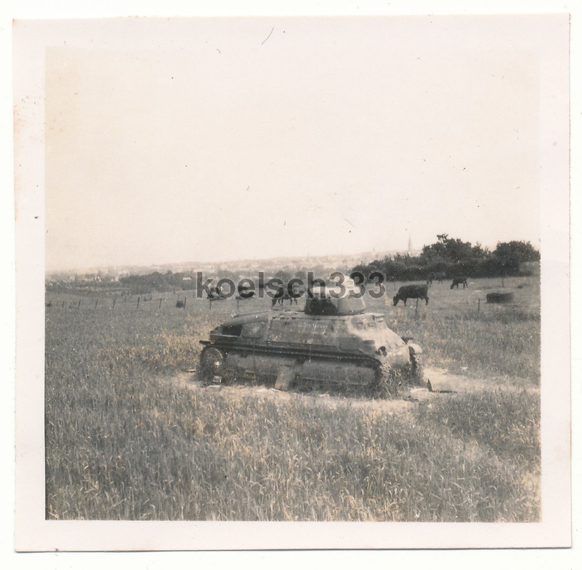 Foto französischer SOMUA Panzer Tank Wrack Wehrm