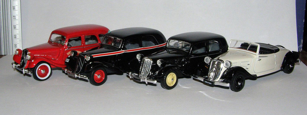 1952 Citroen 11 B Traction Avant Familiale (Universal Hobbies for Atlas) 7