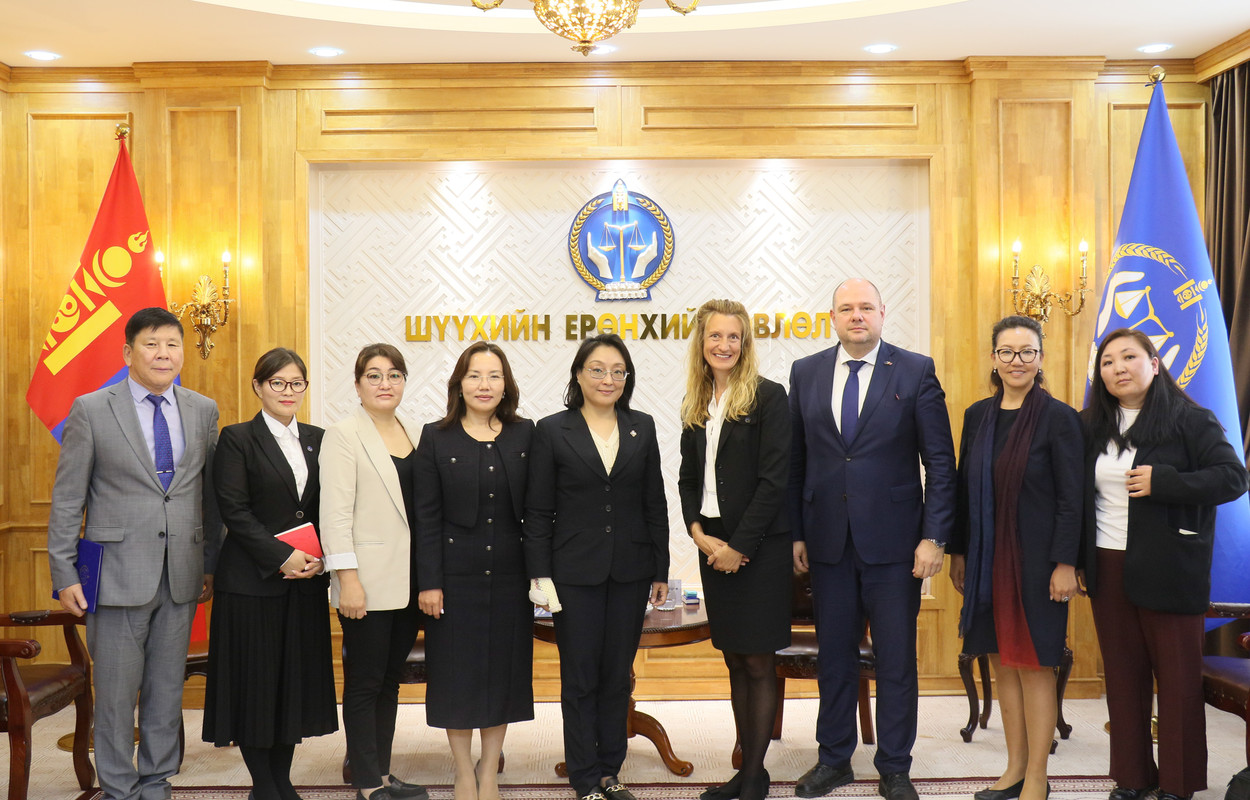 Эвлэрүүлэн зуучлалын үйл ажиллагааг бэхжүүлэх чиглэлээр хамтран ажиллана 