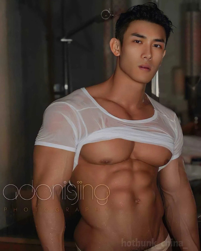 Photo shared by fitness陆恒🇨🇳 on September 14, 2023 tagging @hothunk_china_, @luhengag, and @adonisjin