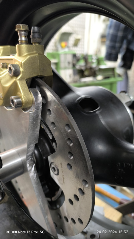 Alu Bremssattel Halter2
