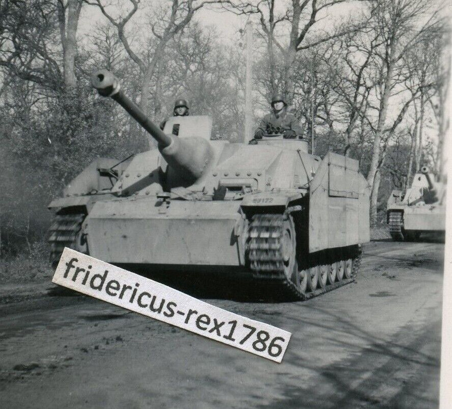 Foto WH Sturmgeschütz StuG Abt.197 Werks Nr.93122 Seitenschutz Saukopfblende