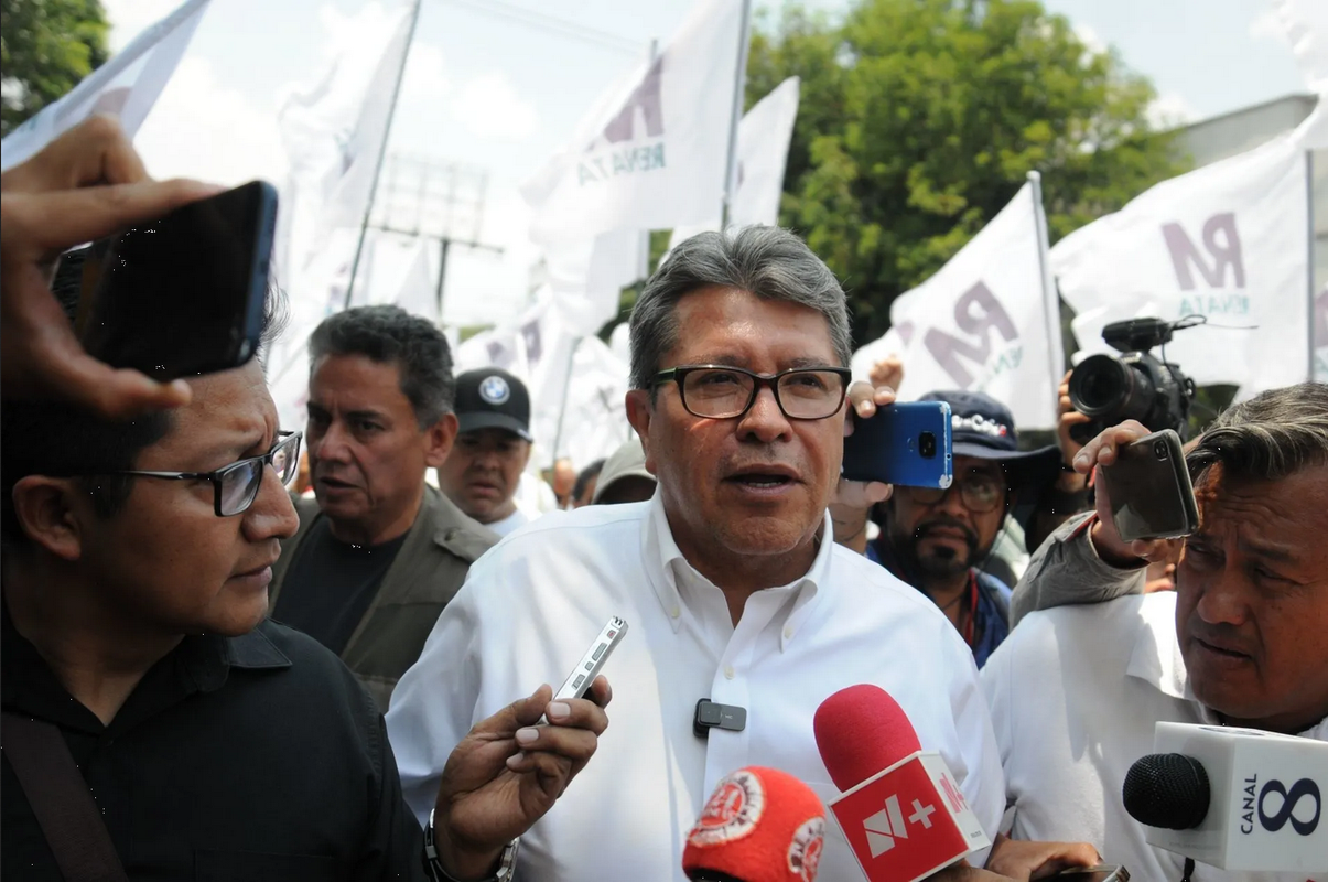 Mi campaña será por tierra y austera: Monreal