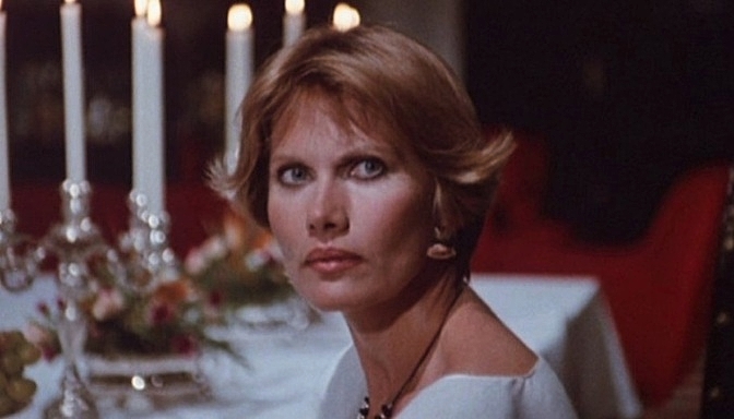 HELL-HUNTERS-MAUD-ADAMS-1-A-FOTOR.jpg